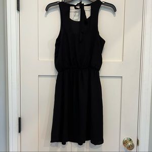 LITTLE BLACK DRESS (LBD)